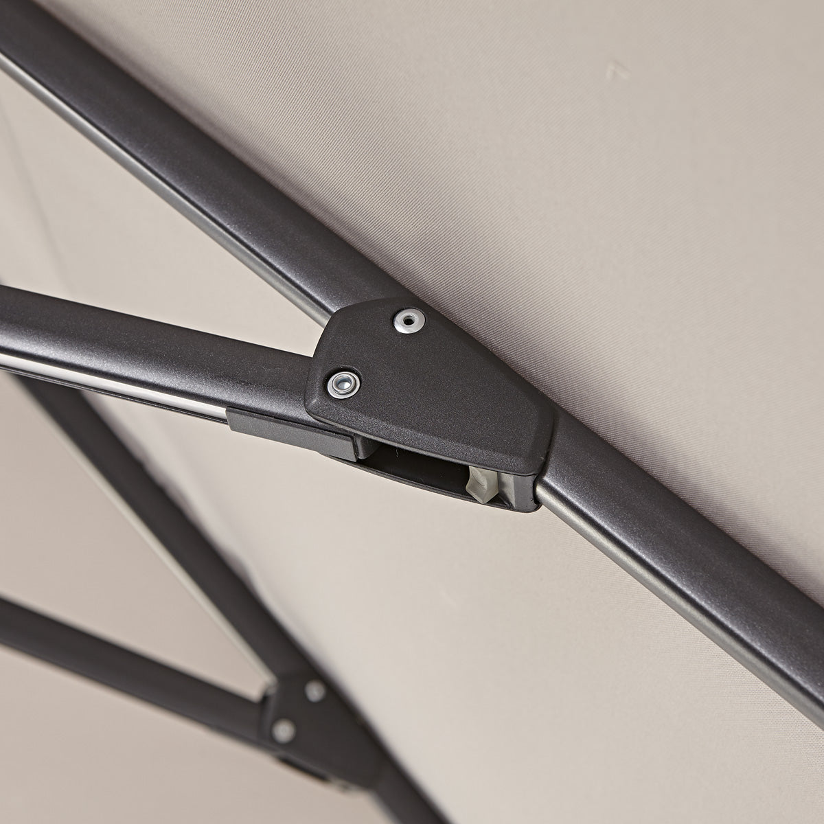 Naterial Sombrilla con Luz LED Solar 280x390 cm para Jardín con Brazo Lateral, Modelo Sonora II