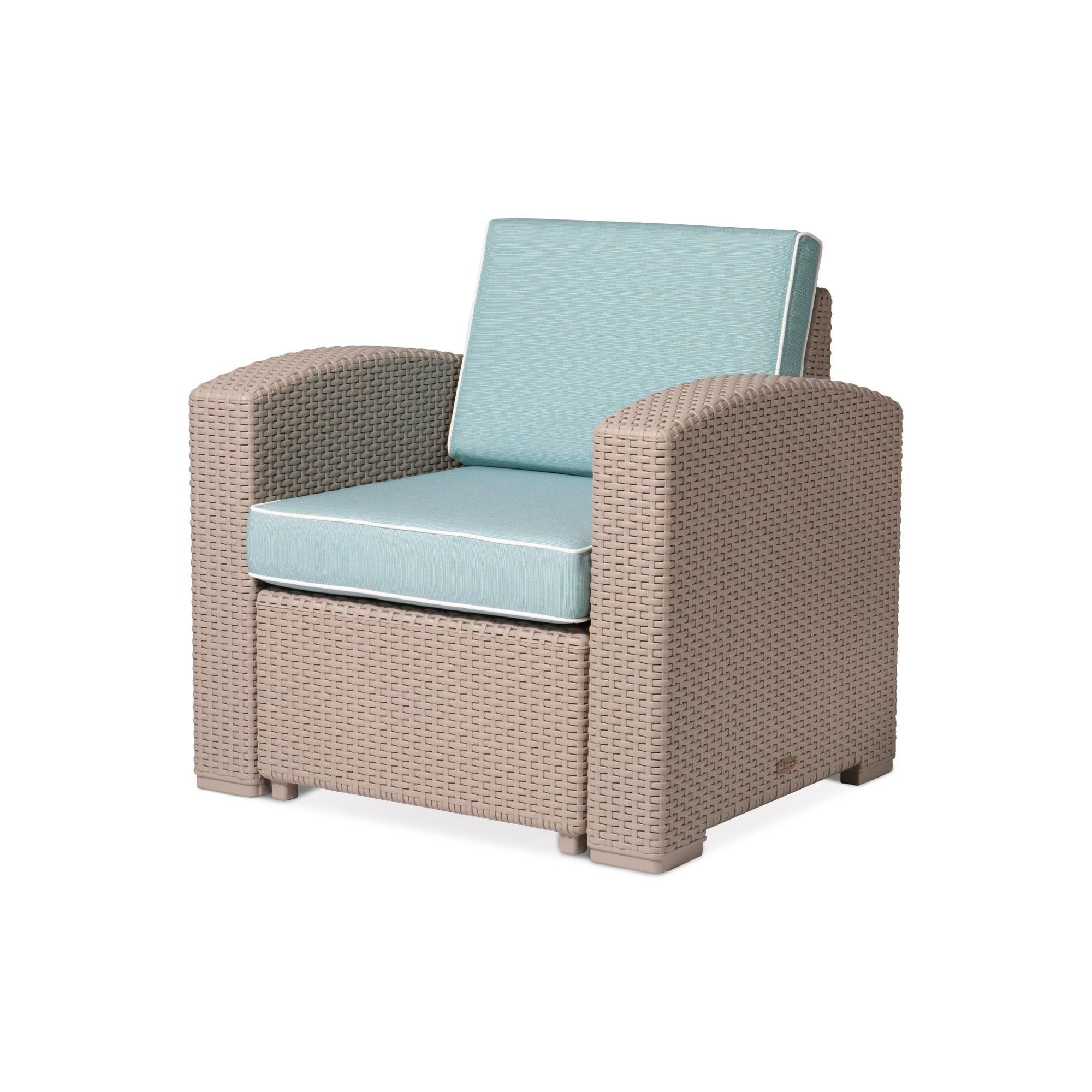 Lagoon, Magnolia 7023CC, Sillón individual, Sillón de rattan, Sillón para exterior, Sillón apto para exterior, Sillón de jardín, Rattan sintético, Cojín resistente a la intemperie, Mobiliario de terraza, Estilo contemporáneo, Comodidad exterior.