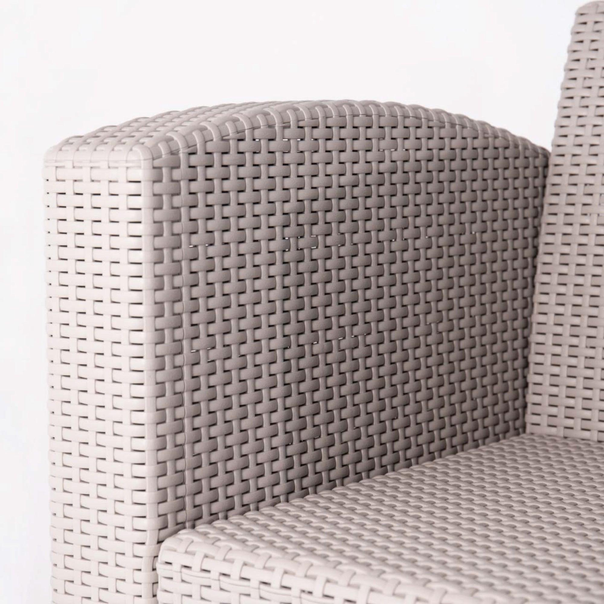 Lagoon, Magnolia 7023CC, Sillón individual, Sillón de rattan, Sillón para exterior, Sillón apto para exterior, Sillón de jardín, Rattan sintético, Cojín resistente a la intemperie, Mobiliario de terraza, Estilo contemporáneo, Comodidad exterior.