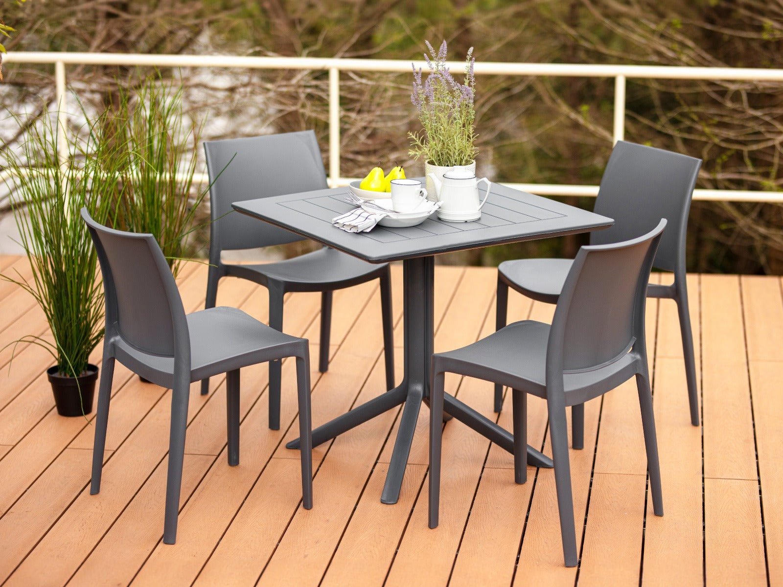 Lagoon Mesa de Comedor Cuadrada de Polipropileno con Protección UV, Resistente a Exteriores, Modelo Venice 7155