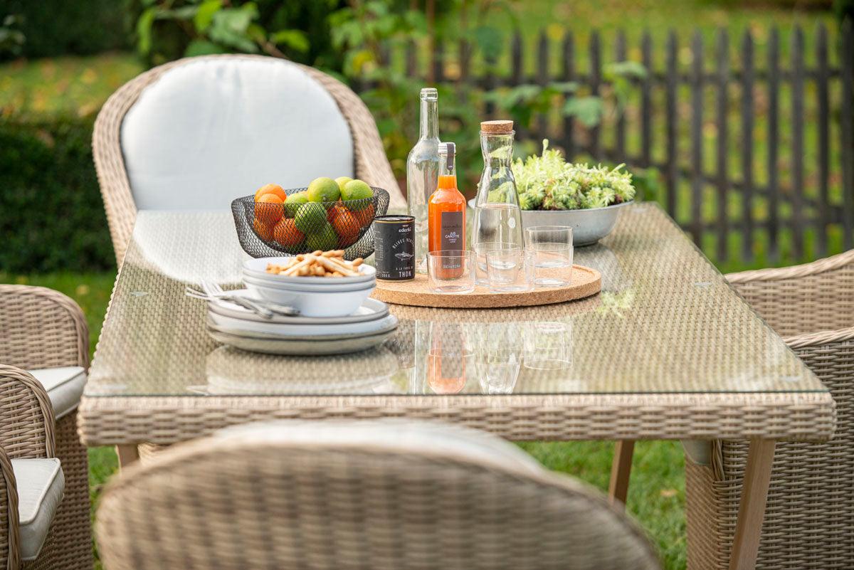 Naterial Set de 2 Sillones Tipo Ratán con Cojin y Descansabrazos Aptos para Exterior, Modelo Medena - LuzDeco