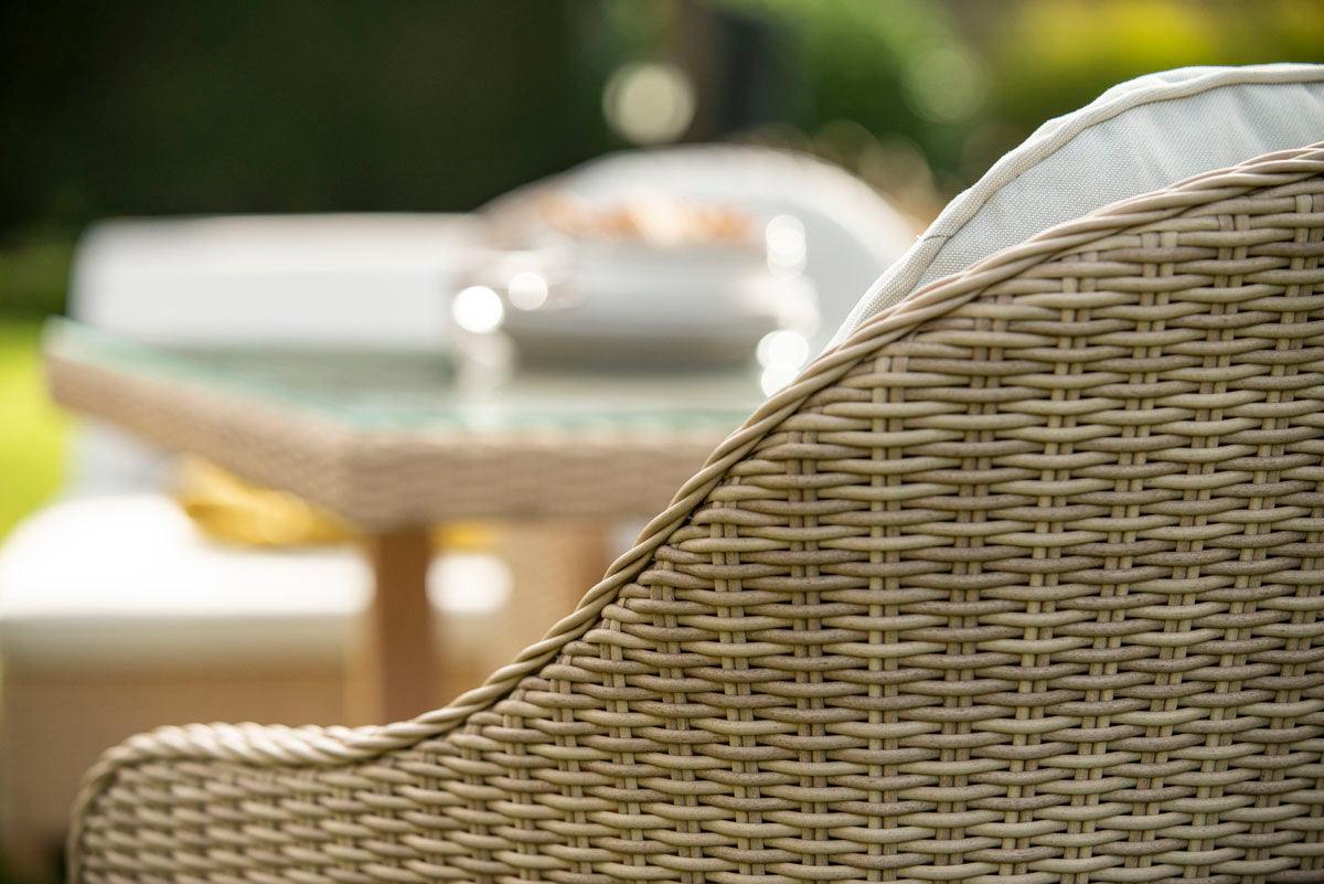 Naterial Set de 2 Sillones Tipo Ratán con Cojin y Descansabrazos Aptos para Exterior, Modelo Medena - LuzDeco