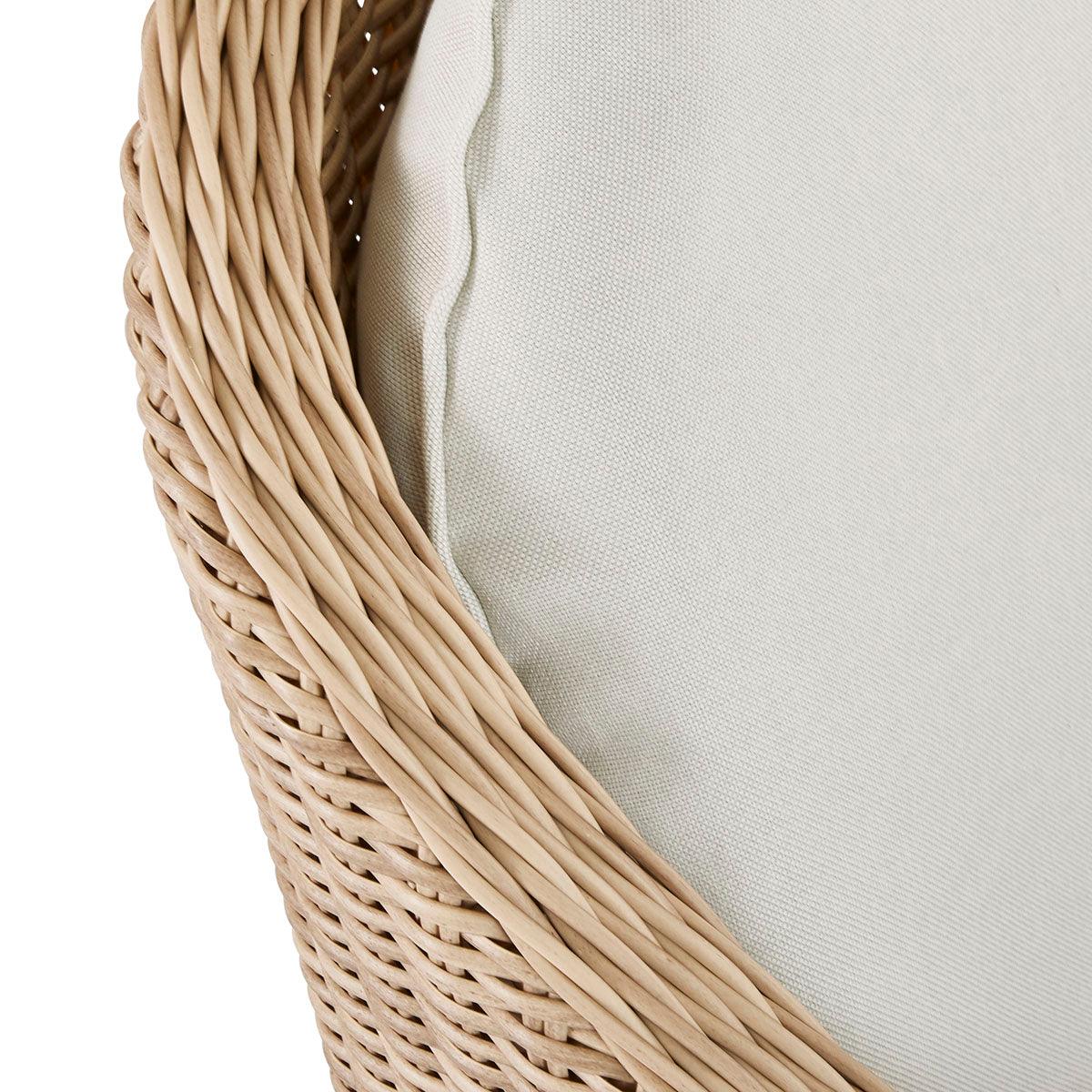 Naterial Set de 2 Sillones Tipo Ratán con Cojin y Descansabrazos Aptos para Exterior, Modelo Medena - LuzDeco