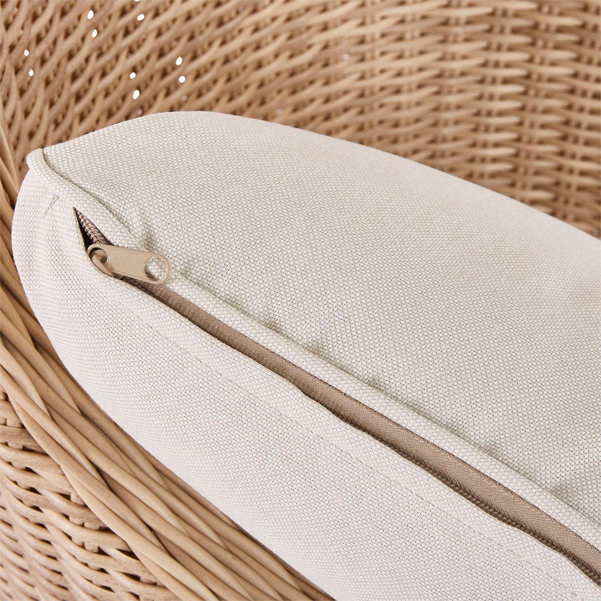 Naterial Set de 2 Sillones Tipo Ratán con Cojin y Descansabrazos Aptos para Exterior, Modelo Medena - LuzDeco