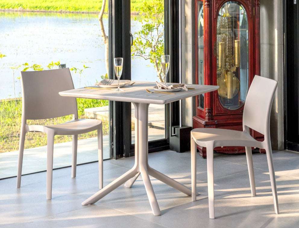 Lagoon Mesa de Comedor Cuadrada de Polipropileno con Protección UV, Resistente a Exteriores, Modelo Venice 7155