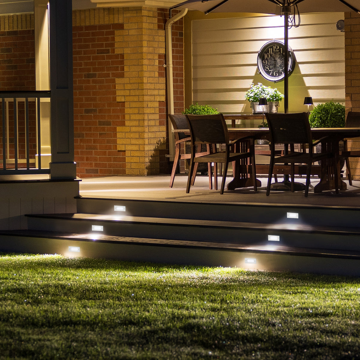 Estevez Luminaria De Muro LED Pass 1W 3000K Plata Exterior, Modelo 19255-1
