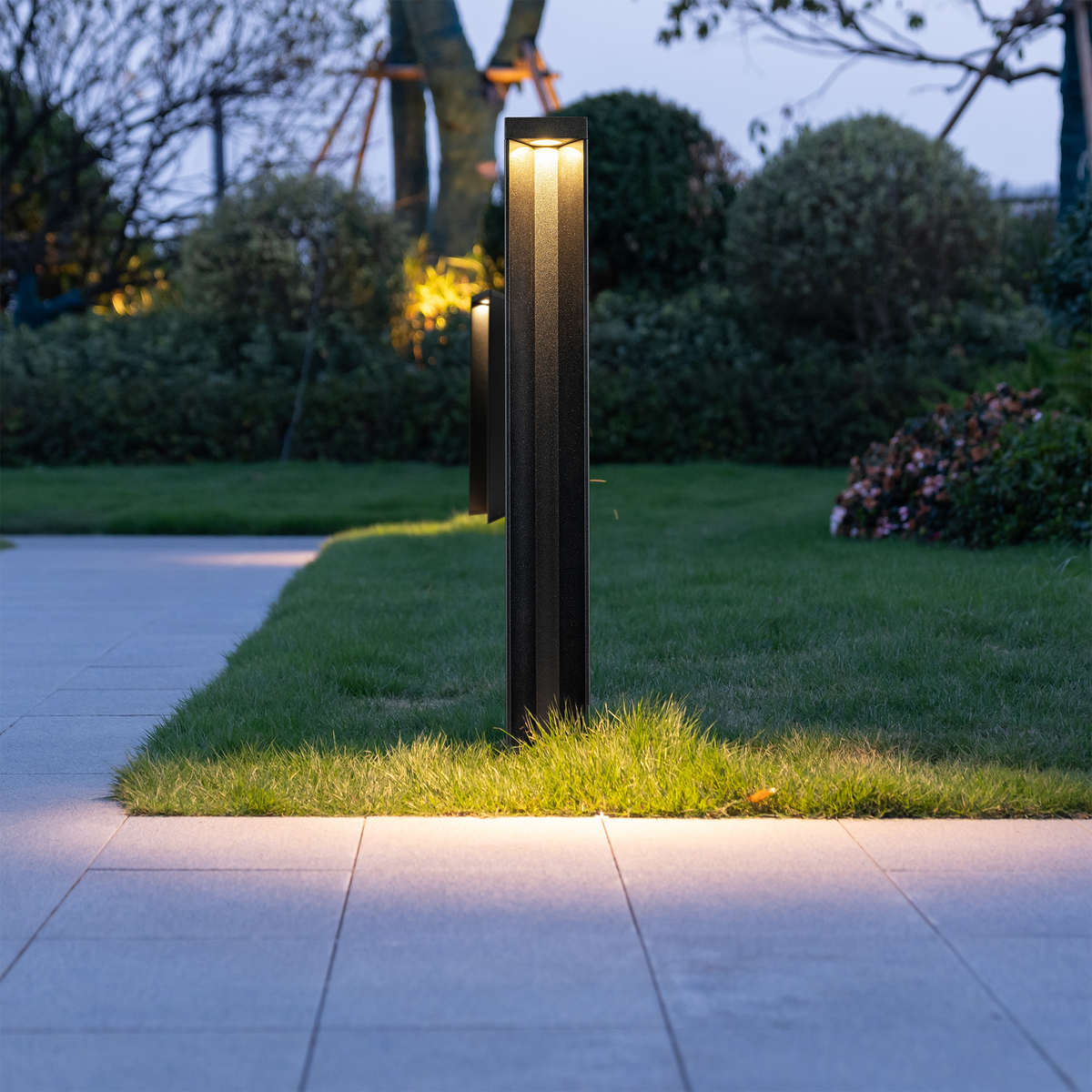Estevez Luminaria Baliza LED para exterior 12W 3000K Negra IP54, Modelo 19277-2