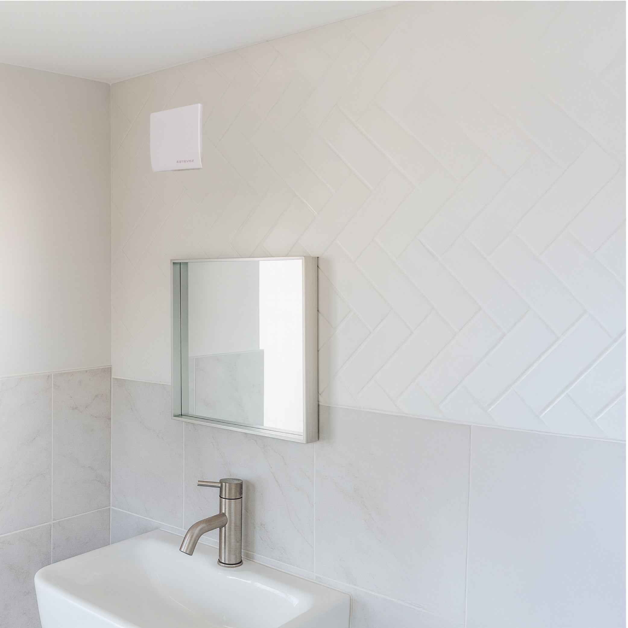 Estevez Extractor de Aire Super Delgado 4" Baño / Cocina, Modelo 2104-BL(eco)