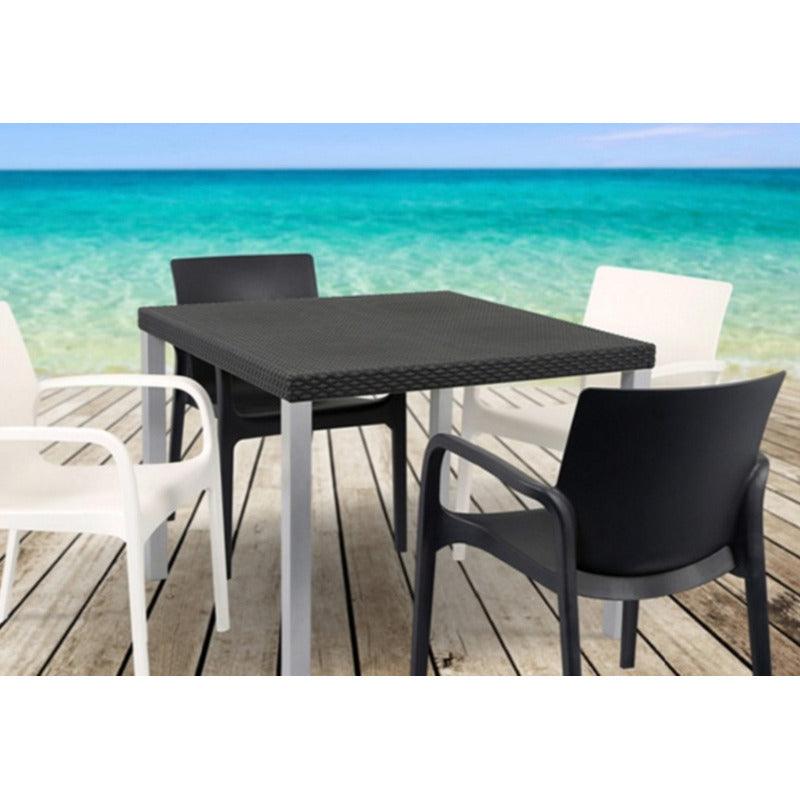 Lagoon, Oslo 7020, Mesa de comedor, Mesa de comedor para exterior, Mesa de comedor para interior, Muebles de rattan, Rattan sintético, Mobiliario de terraza, Diseño en rattan, Resistente a la intemperie, Muebles resistentes UV, Muebles de mimbre sintético.