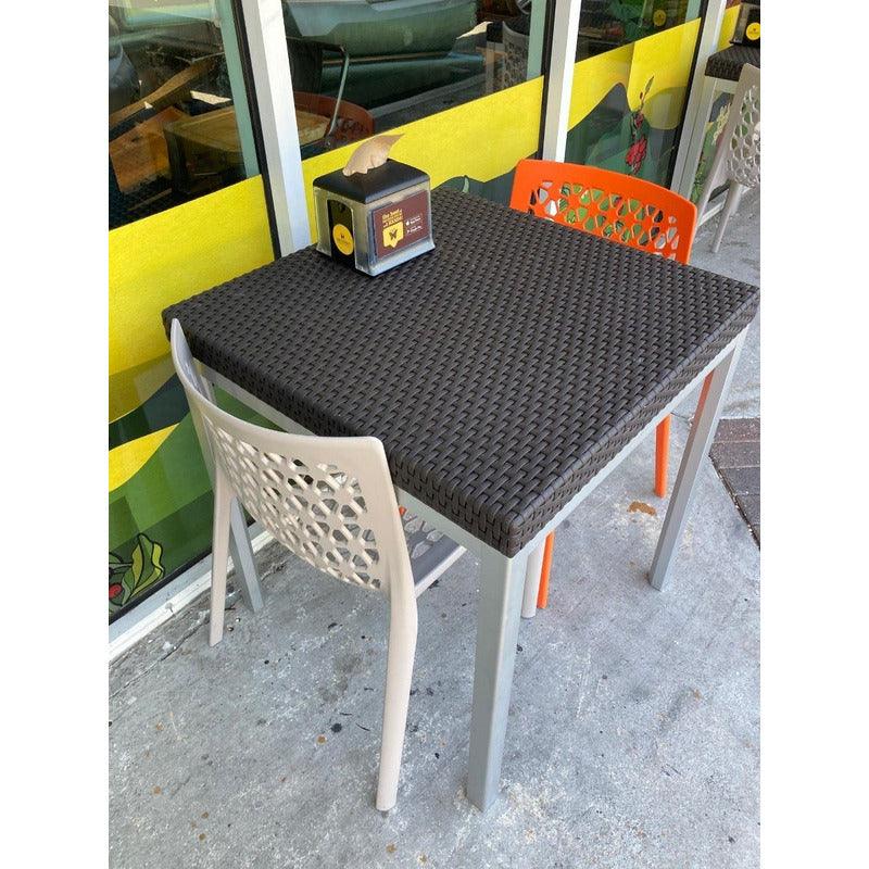 Lagoon, Russ 7022DT, Mesa de comedor, Mesa de comedor para exterior, Mesa de comedor para interior, Muebles de rattan, Rattan sintético, Mobiliario de terraza, Diseño en rattan, Resistente a la intemperie, Muebles resistentes UV, Muebles de mimbre sintético.